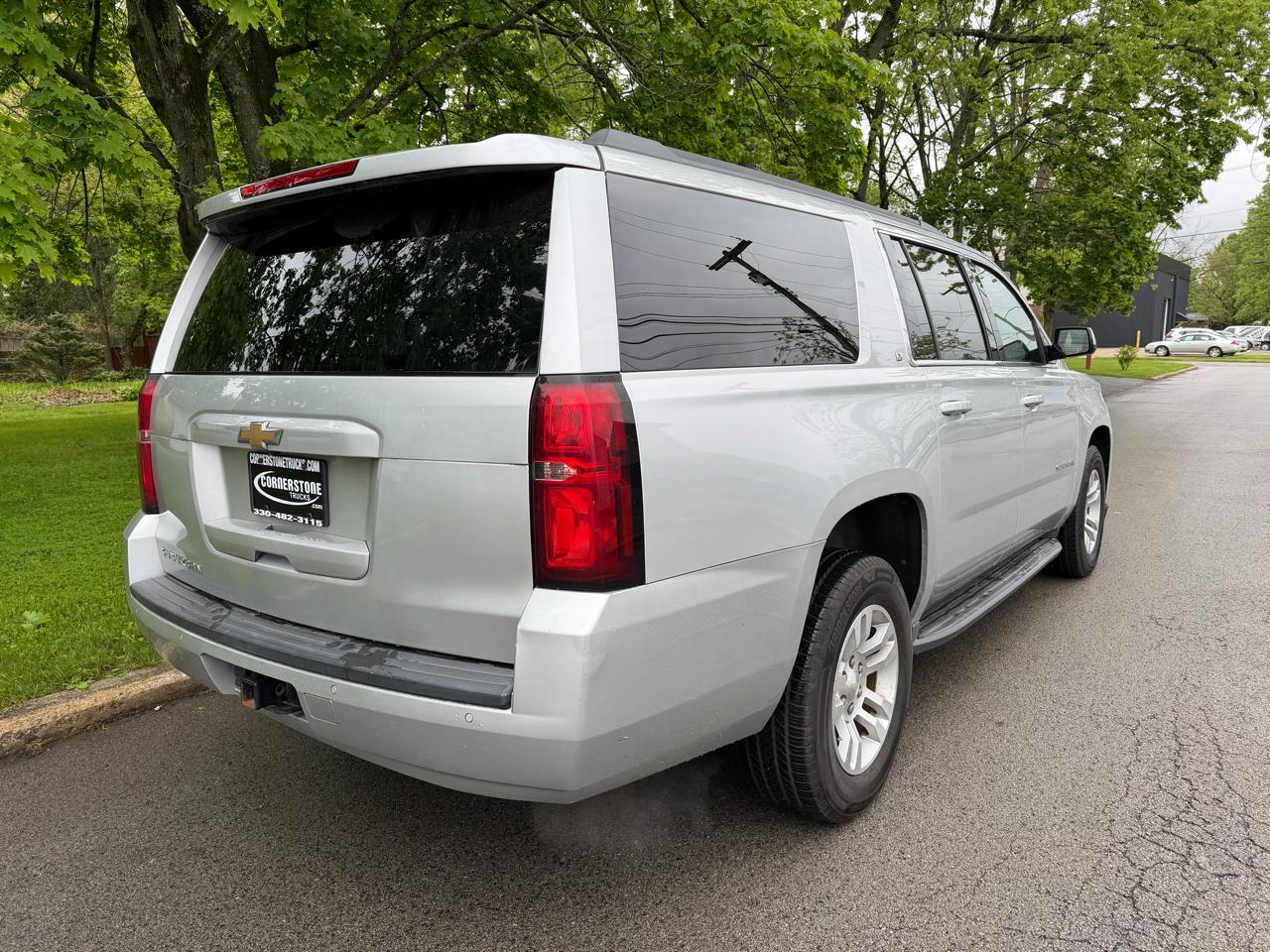 Chevrolet Suburban 4WD 4dr 1500 LT 2019