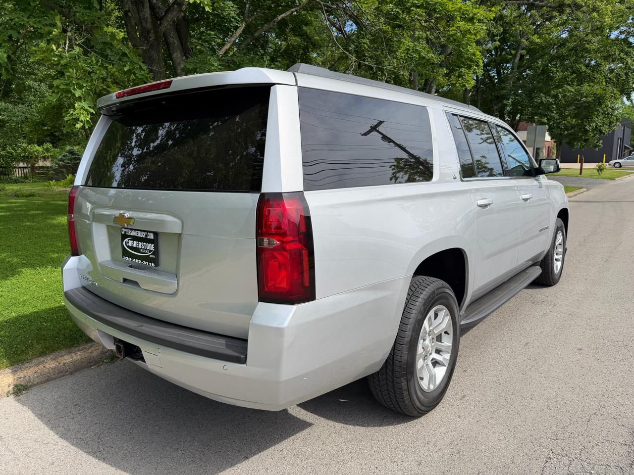 Chevrolet Suburban 4WD 4dr 1500 LT 2019