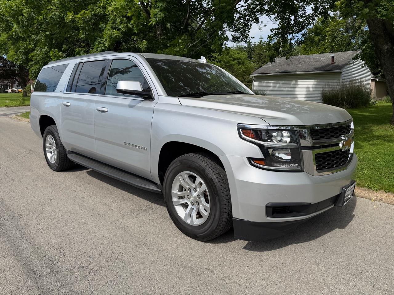 Chevrolet Suburban 4WD 4dr 1500 LT 2019