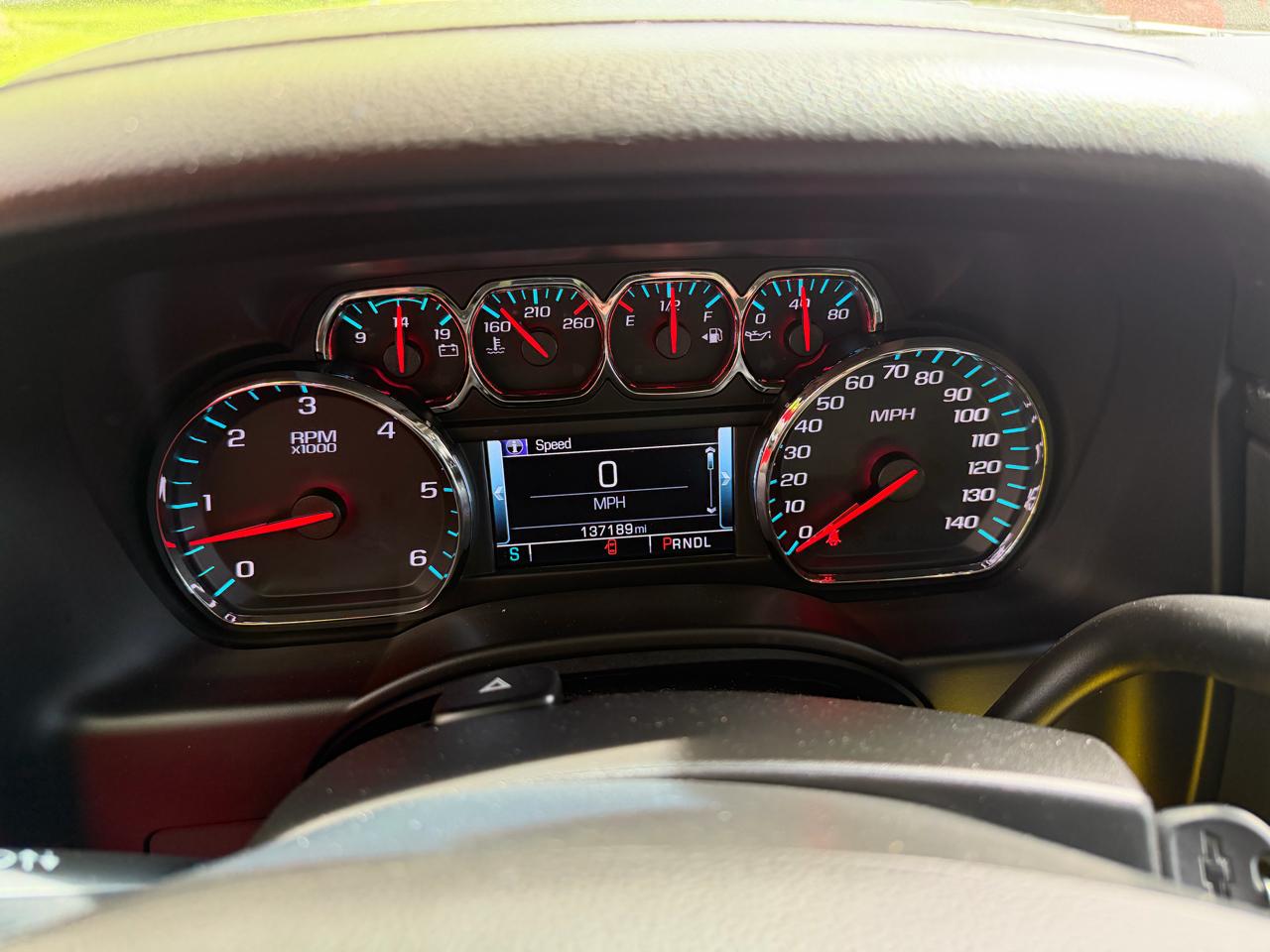 Chevrolet Suburban 4WD 4dr 1500 LT 2019