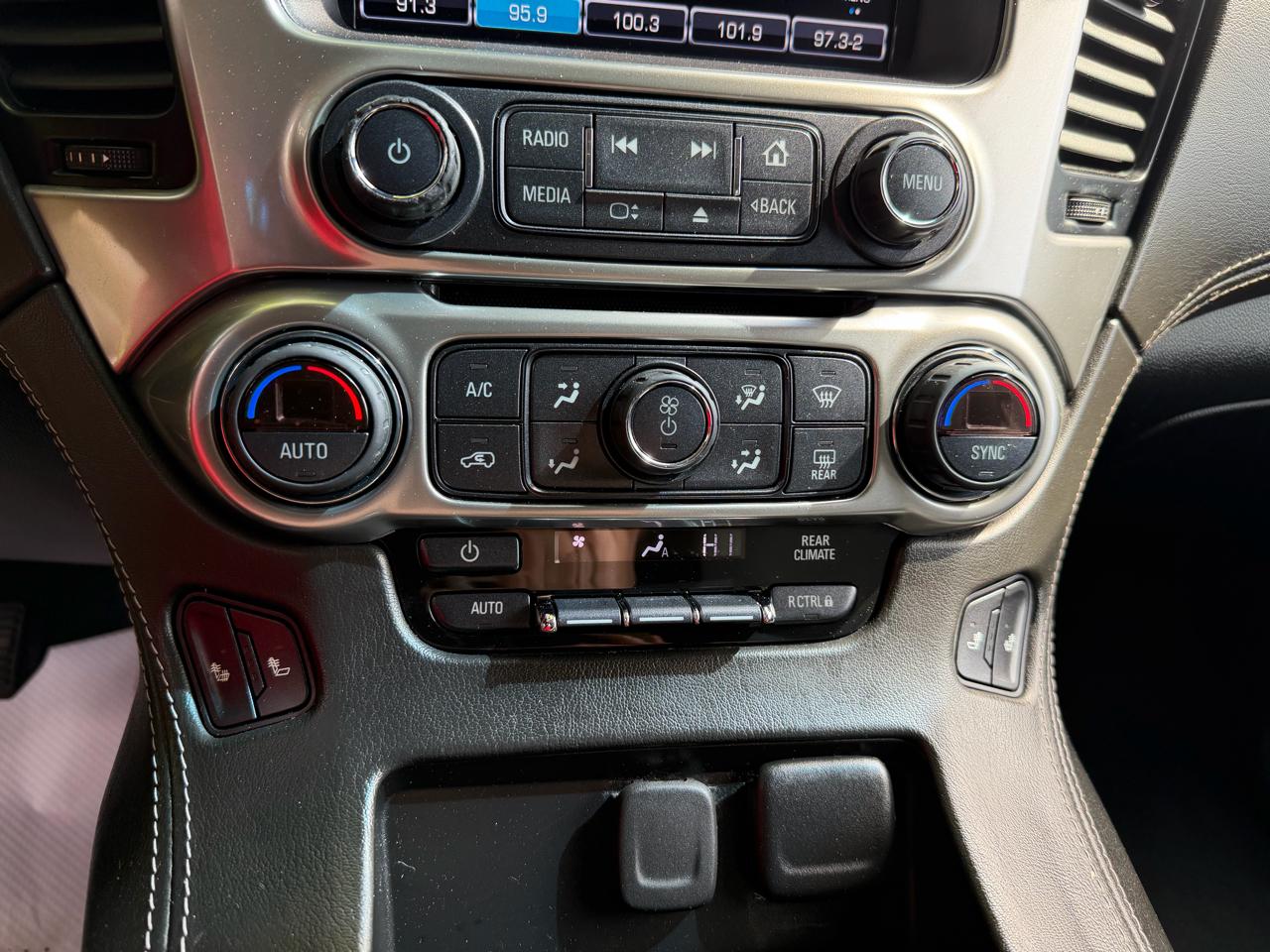 Chevrolet Suburban 4WD 4dr 1500 LT 2019