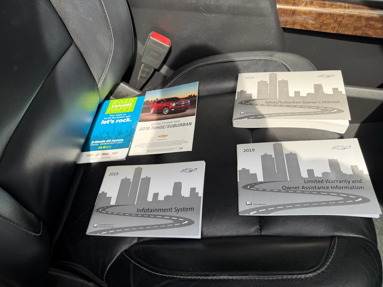 Chevrolet Suburban 4WD 4dr 1500 LT 2019