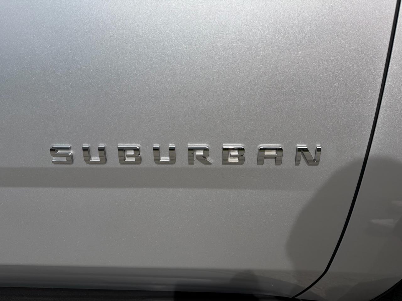Chevrolet Suburban 4WD 4dr 1500 LT 2019
