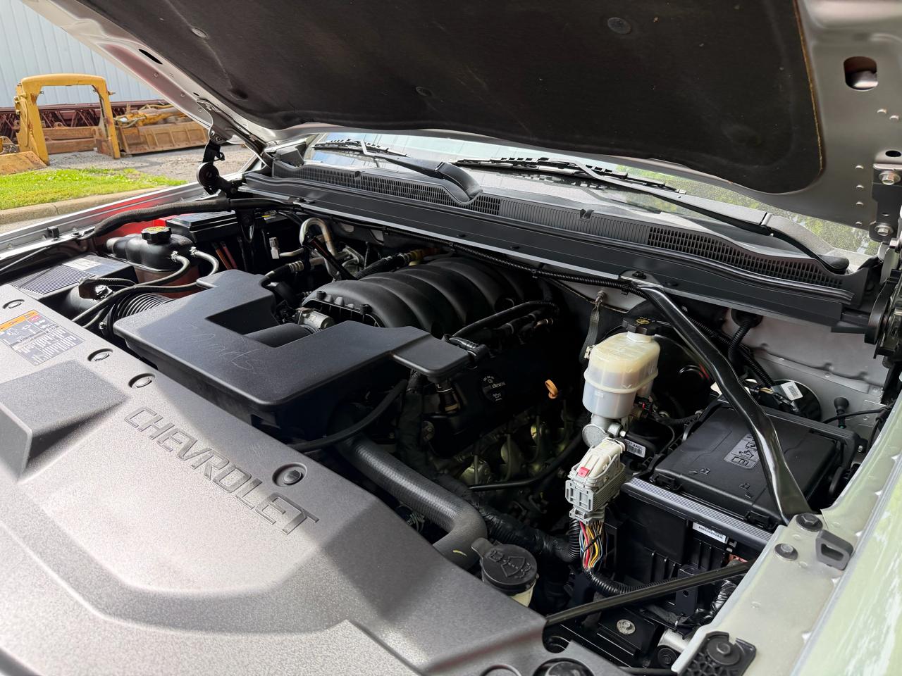 Chevrolet Suburban 4WD 4dr 1500 LT 2019