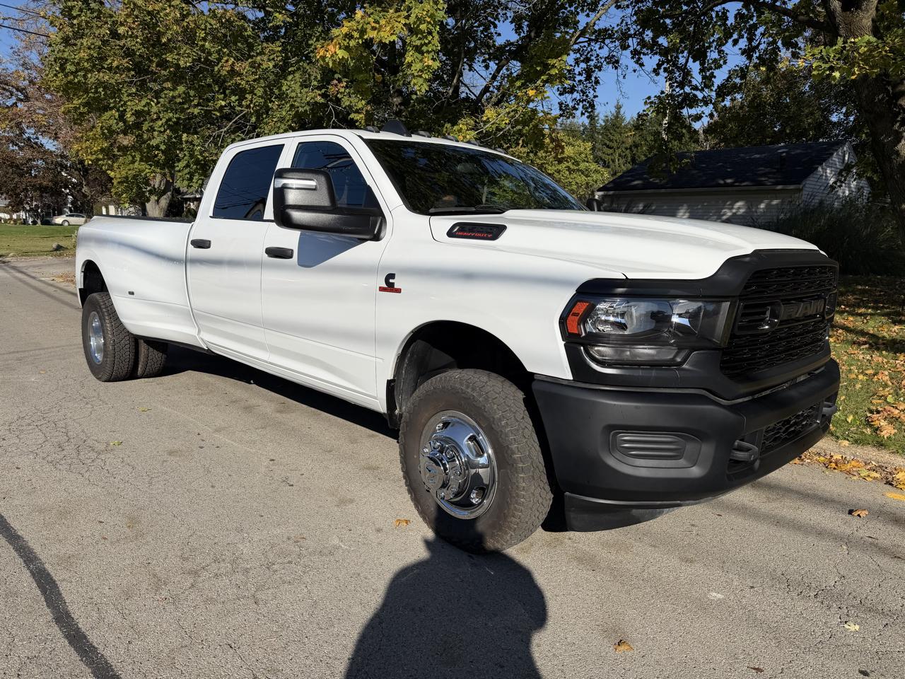 RAM 3500 Tradesman 4x4 Crew Cab 8' Box 2023