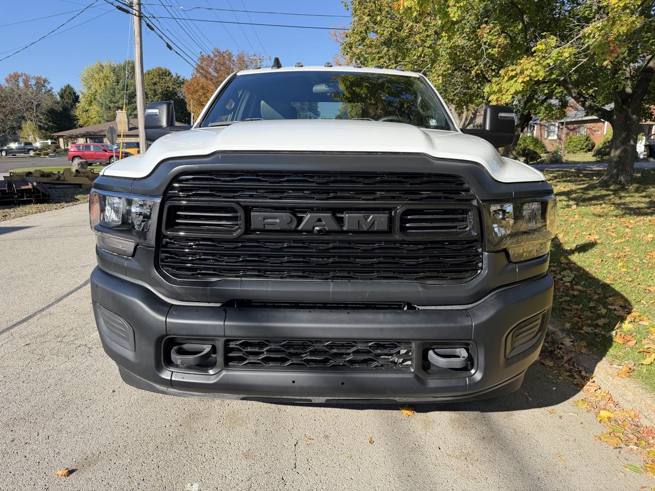 RAM 3500 Tradesman 4x4 Crew Cab 8' Box 2023