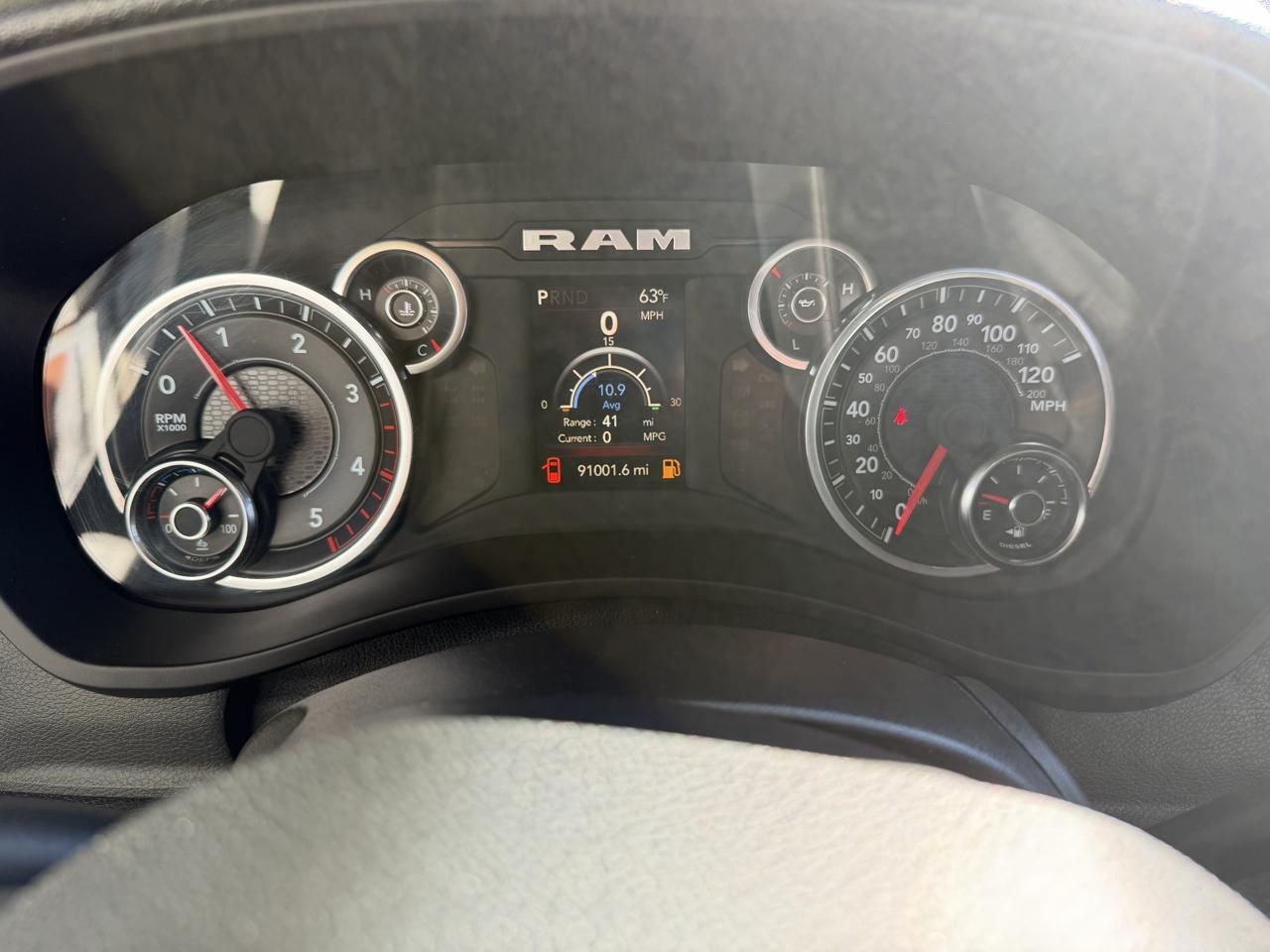 RAM 3500 Tradesman 4x4 Crew Cab 8' Box 2023