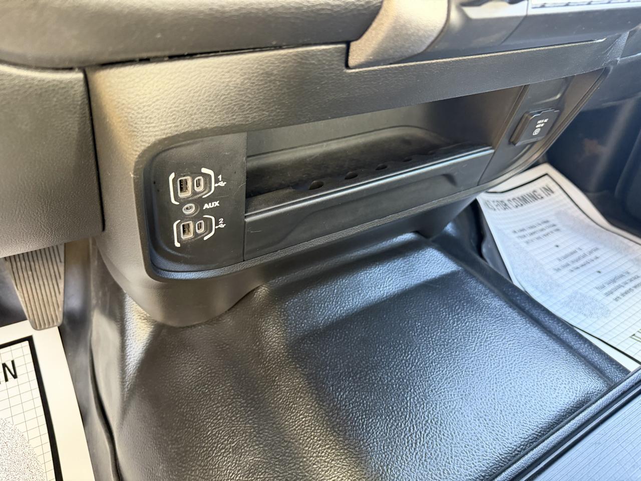 RAM 3500 Tradesman 4x4 Crew Cab 8' Box 2023