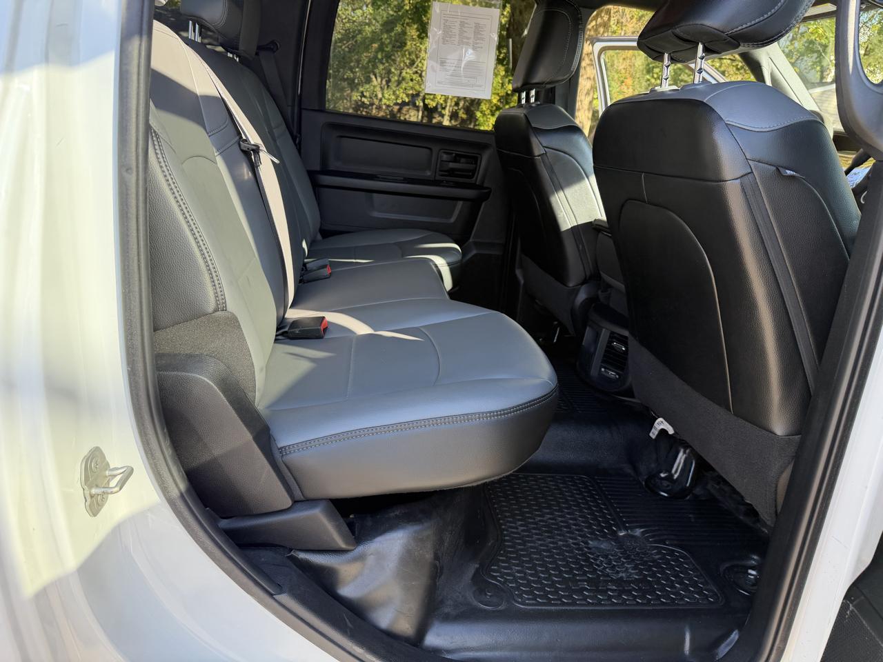 RAM 3500 Tradesman 4x4 Crew Cab 8' Box 2023