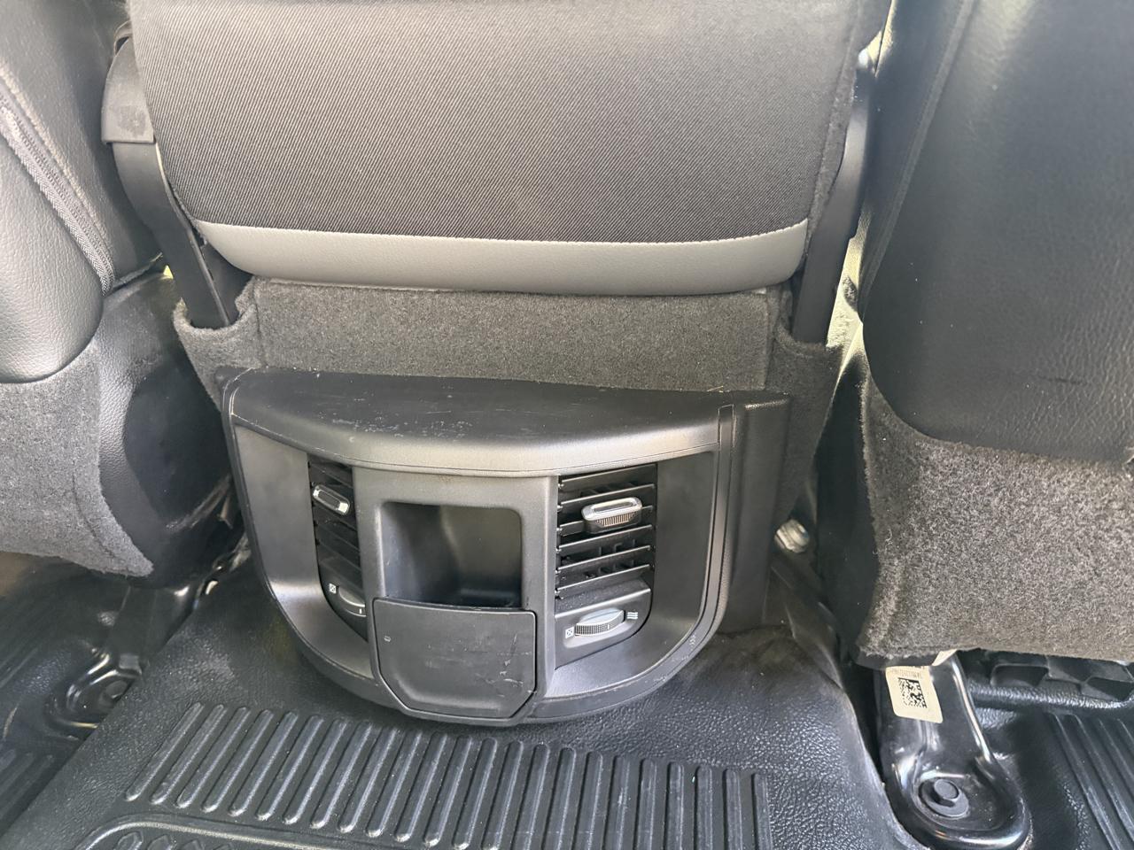 RAM 3500 Tradesman 4x4 Crew Cab 8' Box 2023