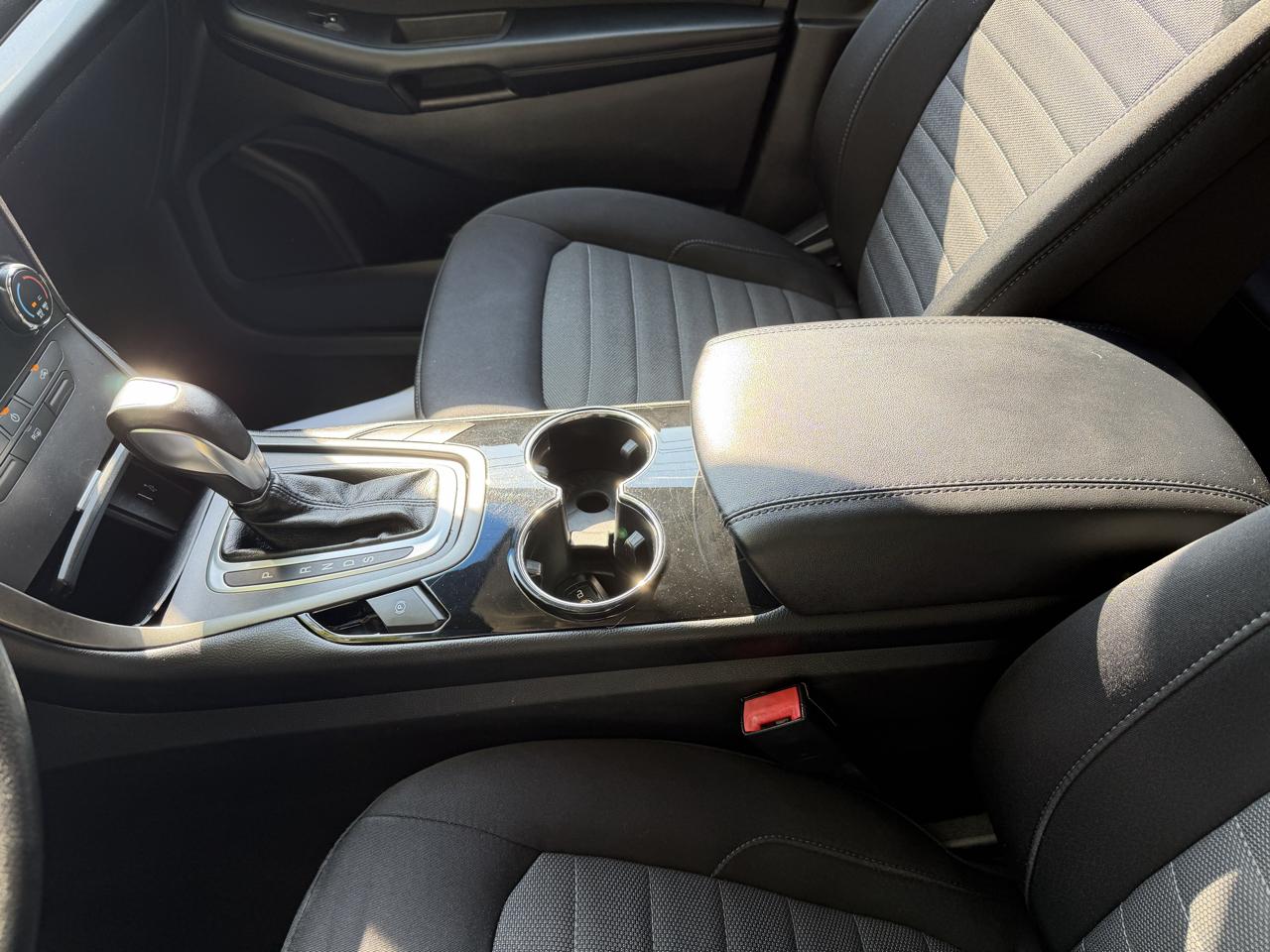 Ford Edge SE 4D SUV FWD 2017