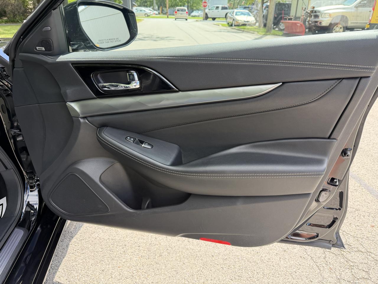 Nissan Maxima SL 4D Sedan 2023