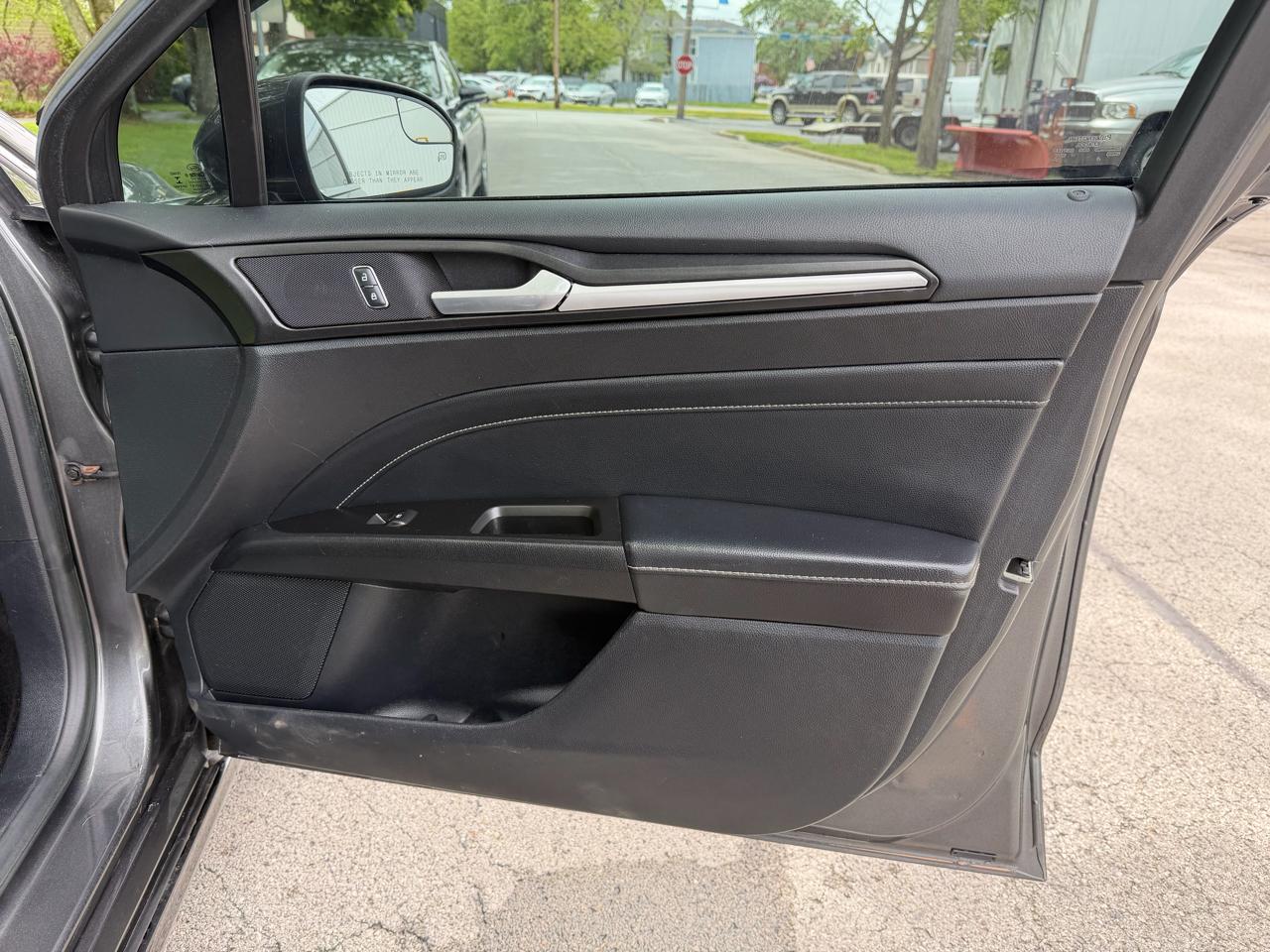 Ford Fusion 4dr Sdn Titanium AWD 2018