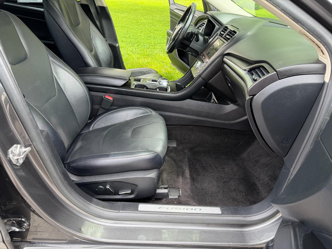 Ford Fusion 4dr Sdn Titanium AWD 2018