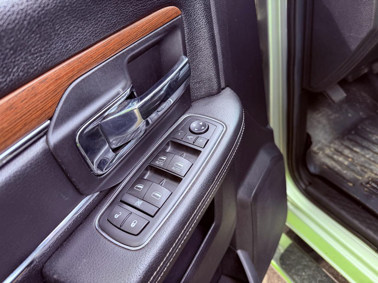RAM 2500 4WD Crew Cab 149" Laramie 2015