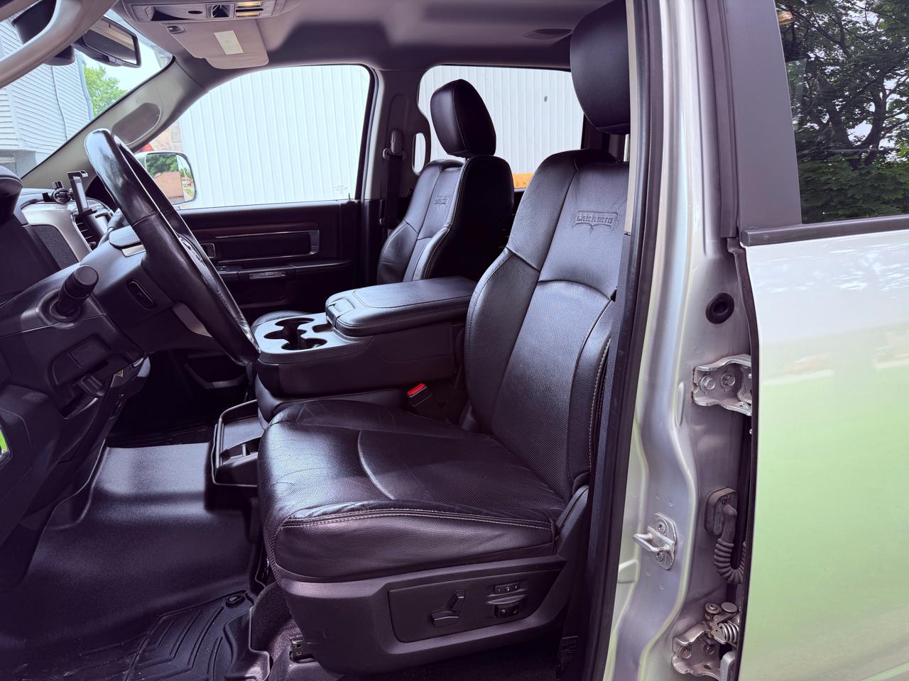 RAM 2500 4WD Crew Cab 149" Laramie 2015