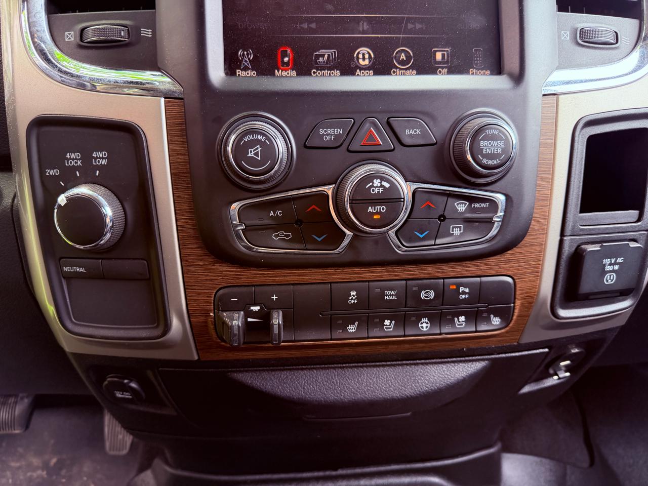 RAM 2500 4WD Crew Cab 149" Laramie 2015