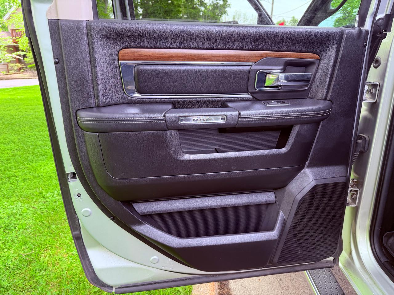 RAM 2500 4WD Crew Cab 149" Laramie 2015