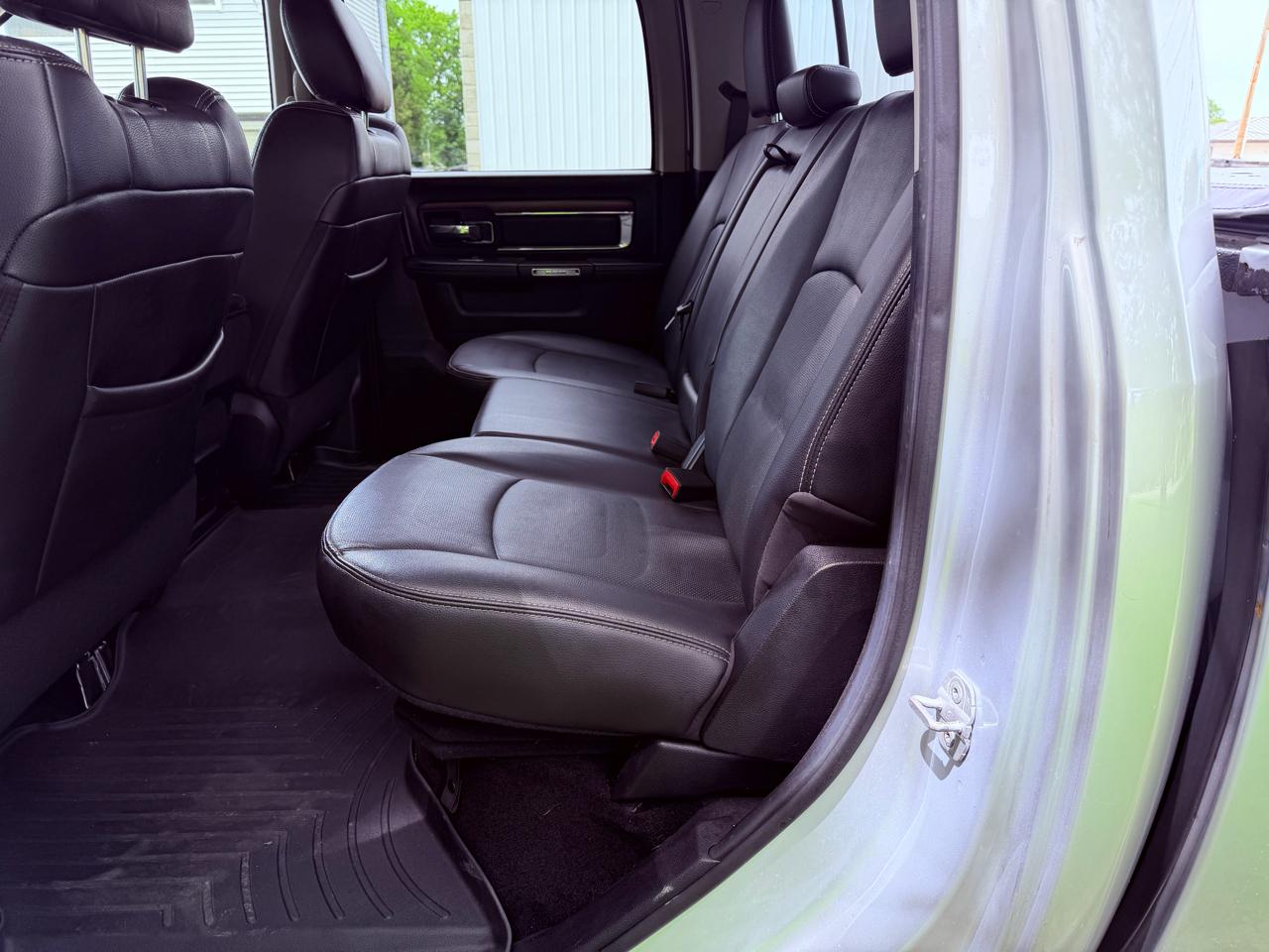 RAM 2500 4WD Crew Cab 149" Laramie 2015