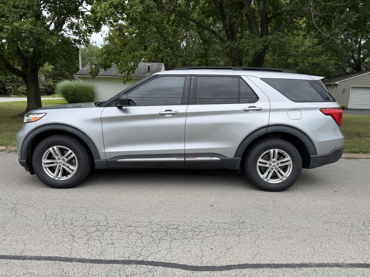 Ford Explorer XLT 4-Door 4WD 2020