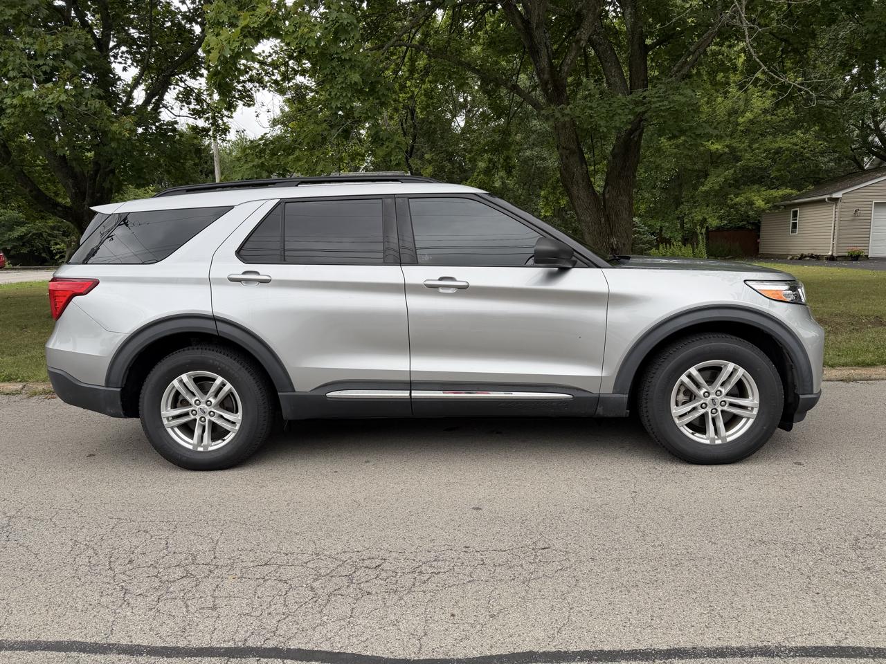 Ford Explorer XLT 4-Door 4WD 2020