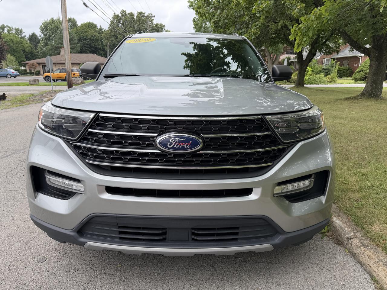 Ford Explorer XLT 4-Door 4WD 2020