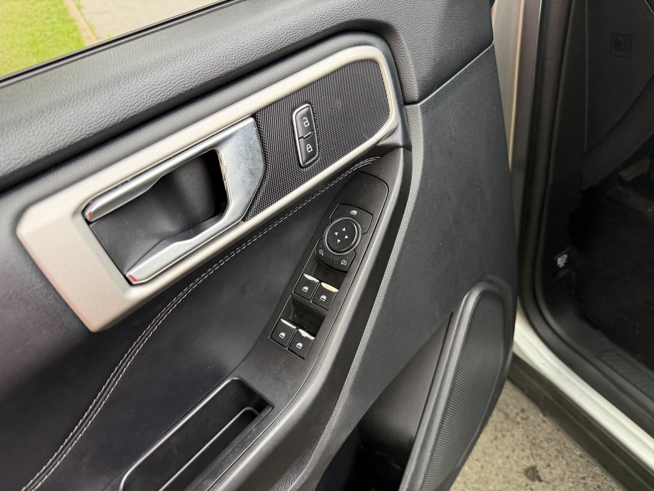Ford Explorer XLT 4-Door 4WD 2020