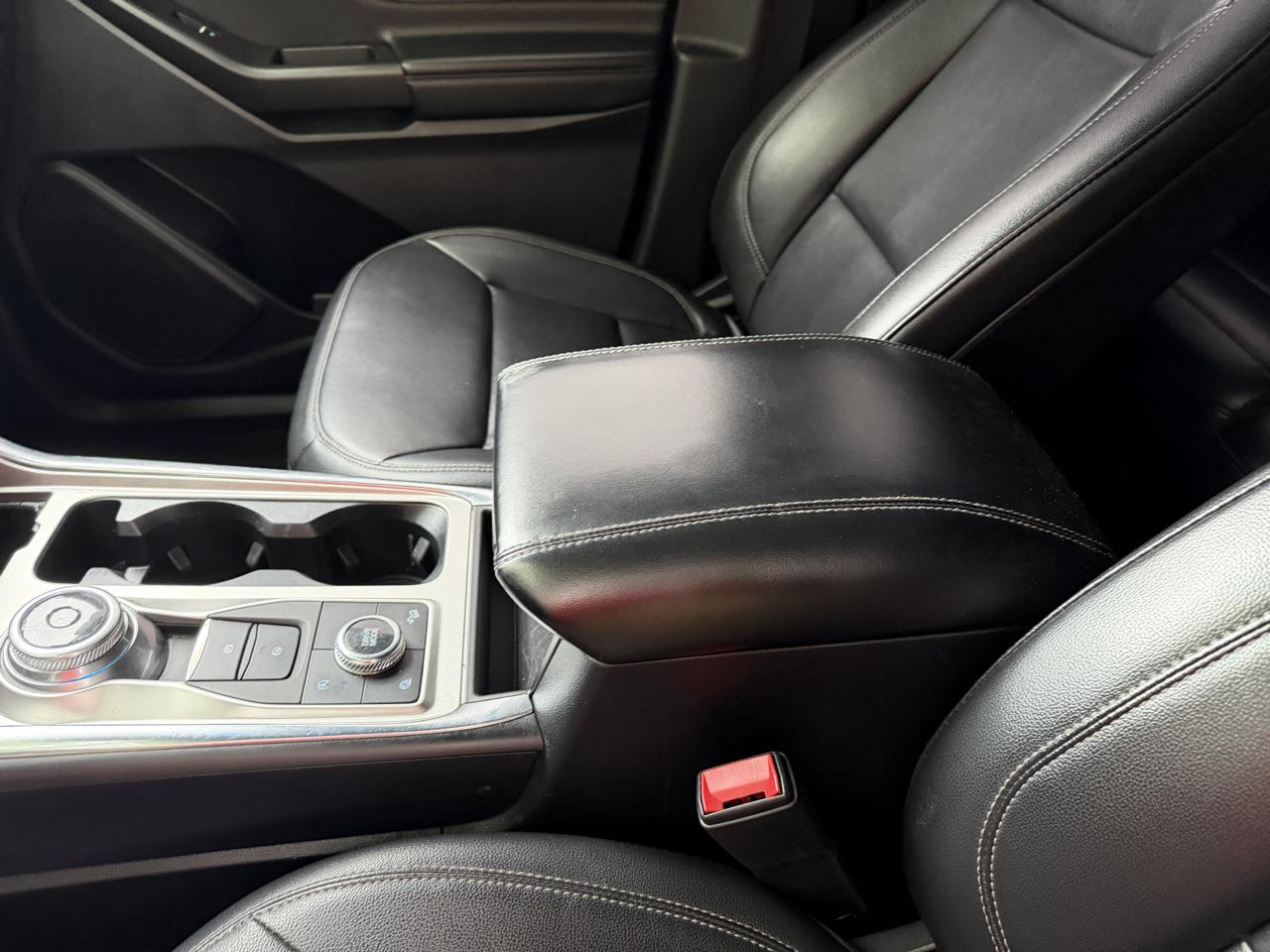 Ford Explorer XLT 4-Door 4WD 2020