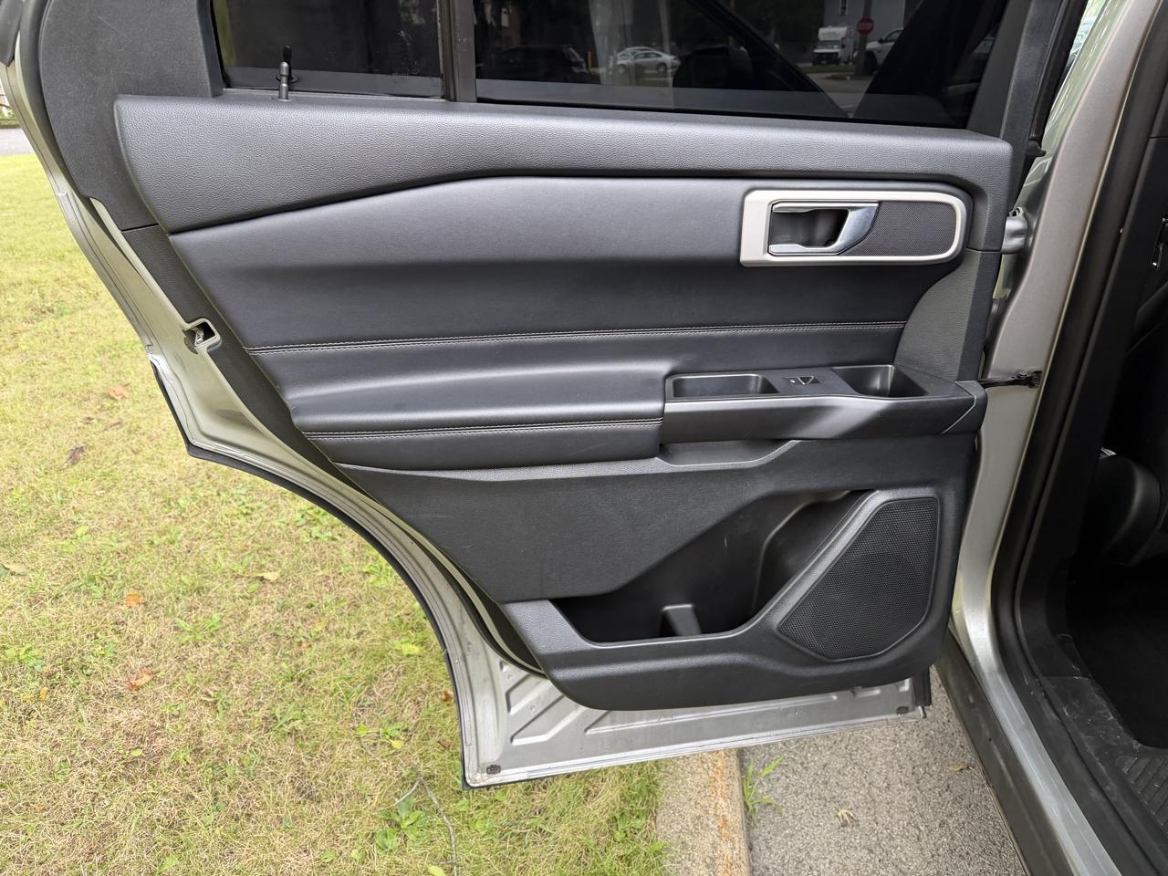 Ford Explorer XLT 4-Door 4WD 2020
