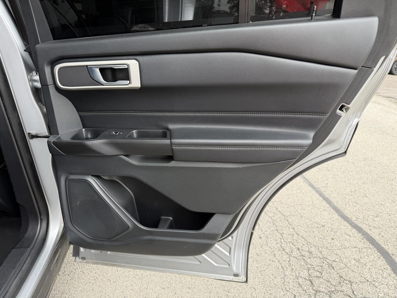 Ford Explorer XLT 4-Door 4WD 2020