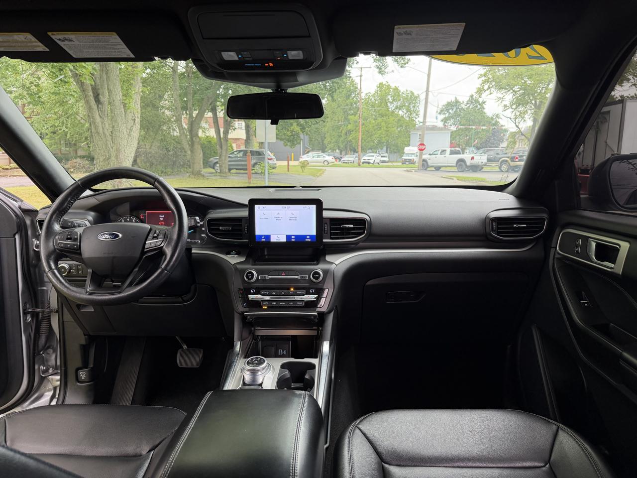 Ford Explorer XLT 4-Door 4WD 2020