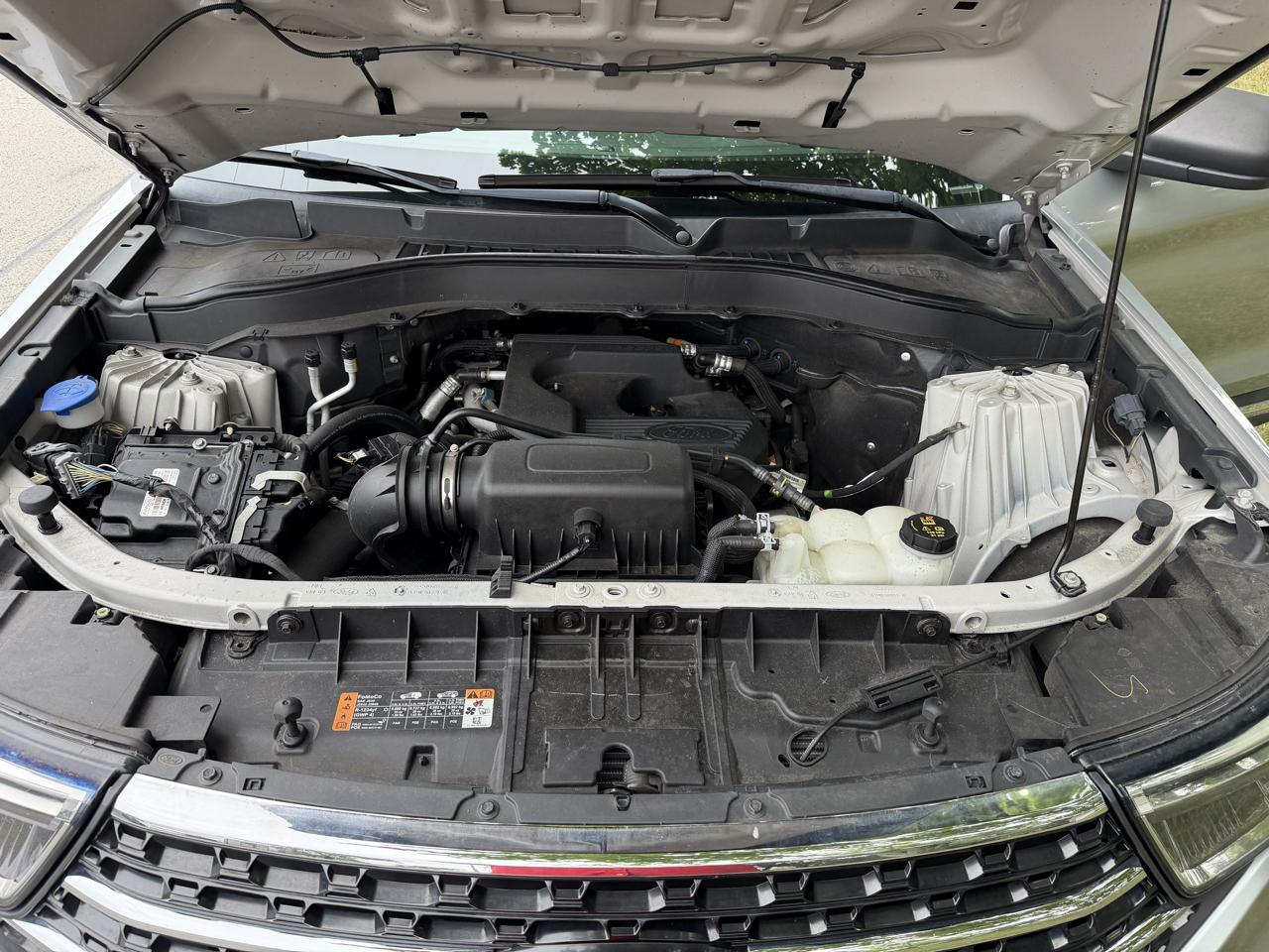 Ford Explorer XLT 4-Door 4WD 2020