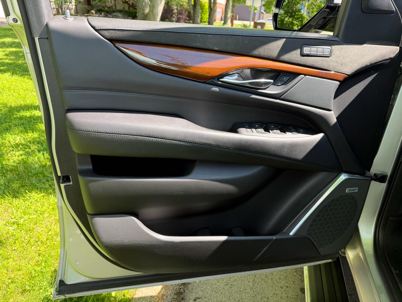 Cadillac Escalade 4WD 4dr Premium Luxury 2019