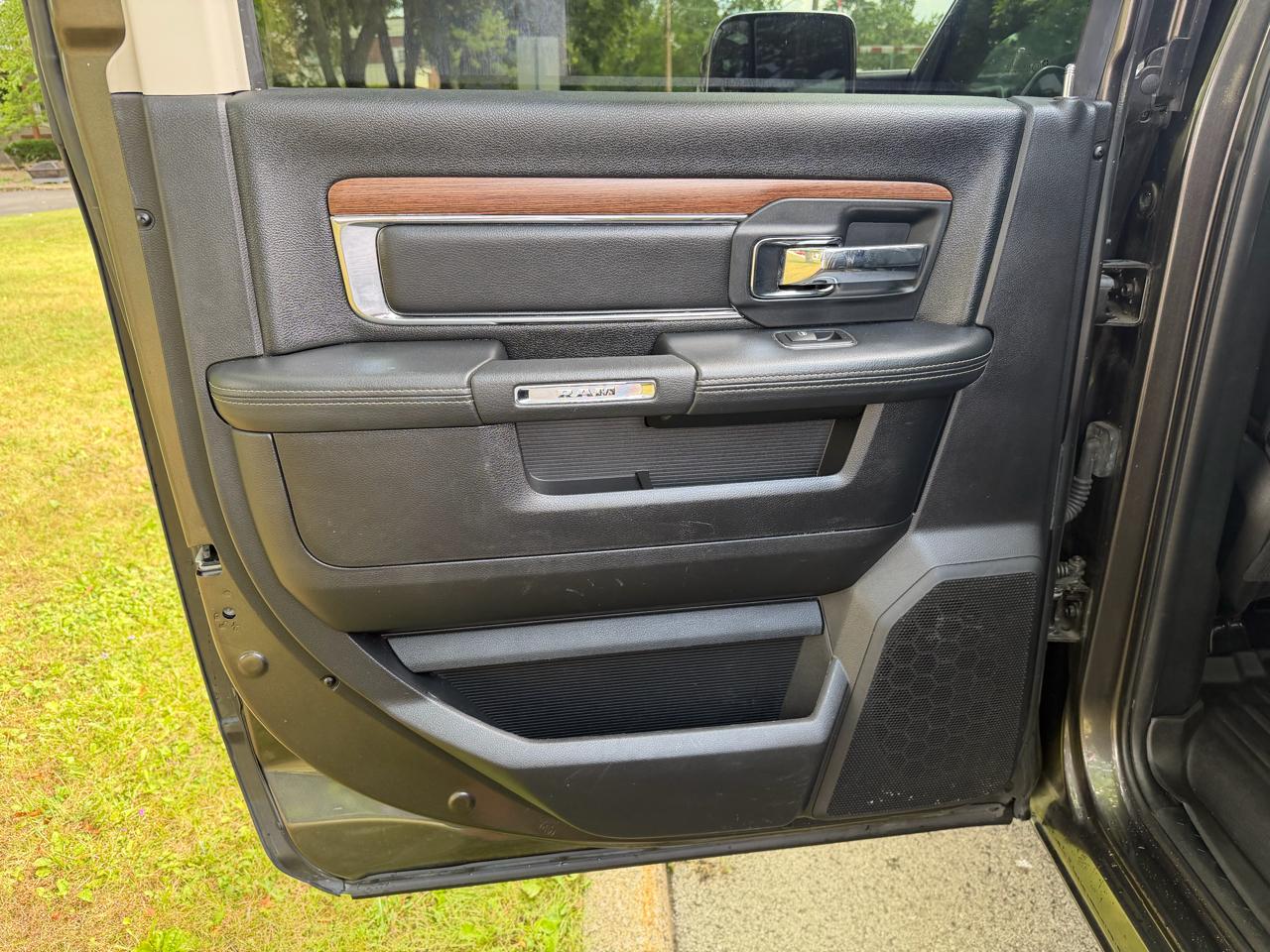 RAM 2500 4WD Crew Cab 149" Laramie 2016