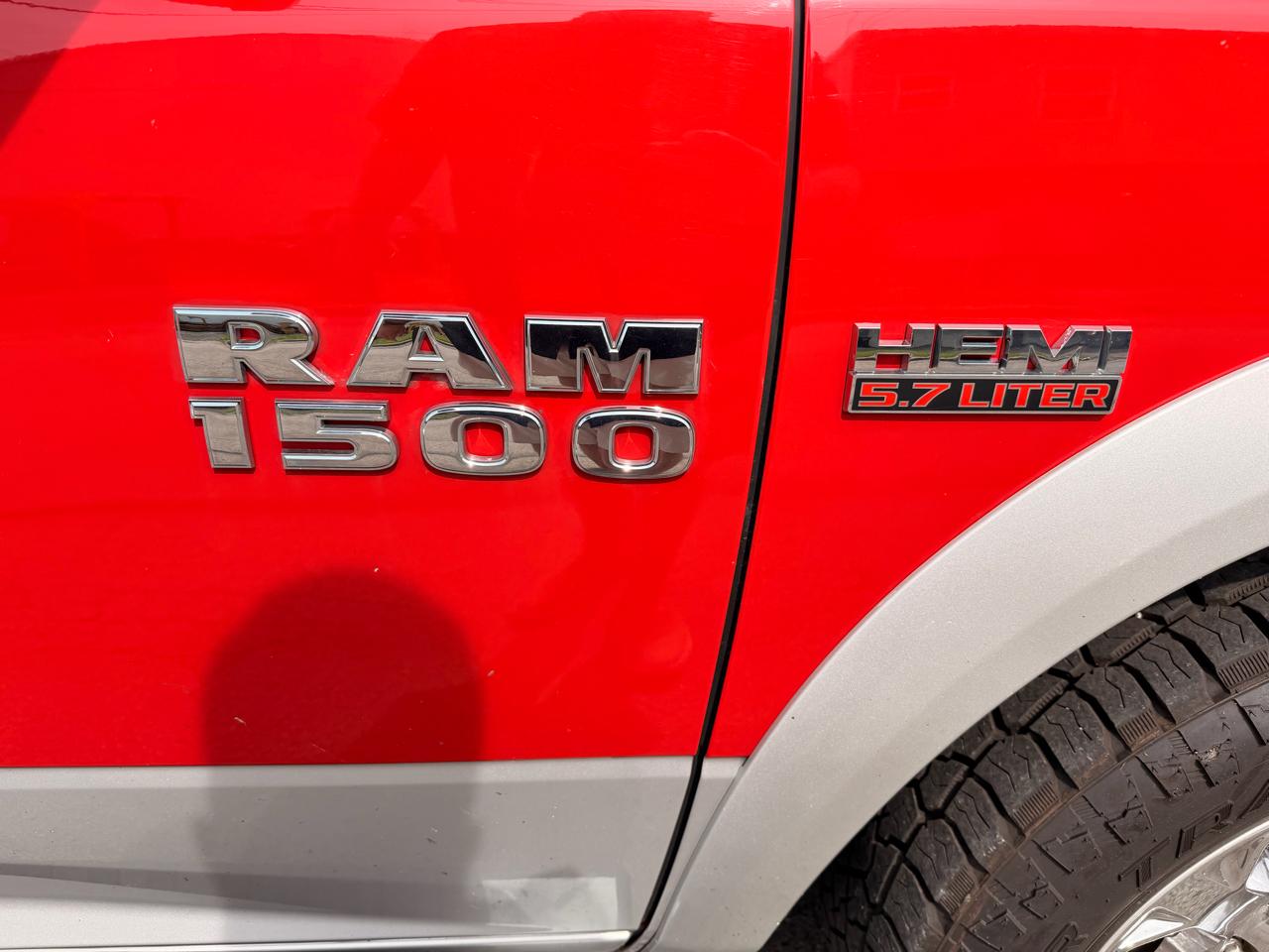 RAM 1500 4WD Crew Cab 140.5" Laramie 2015