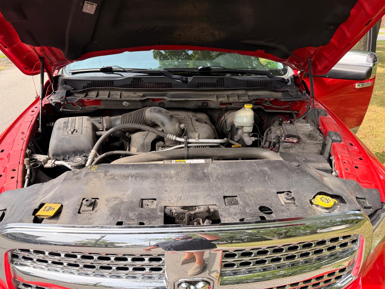 RAM 1500 4WD Crew Cab 140.5" Laramie 2015