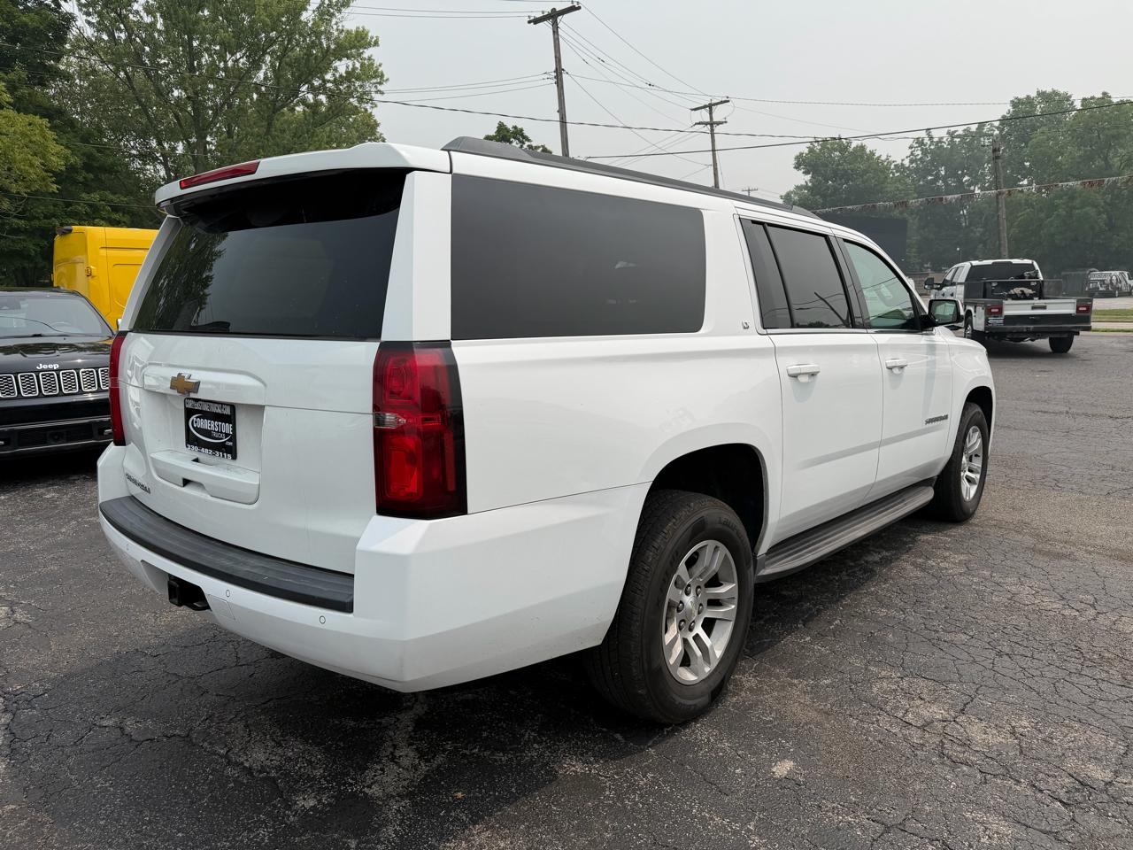 Chevrolet Suburban 1500 LT 4D SUV 4WD 2017