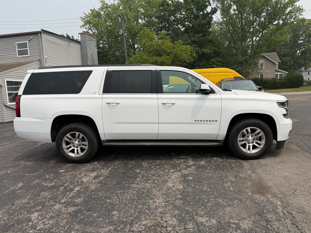 Chevrolet Suburban 1500 LT 4D SUV 4WD 2017