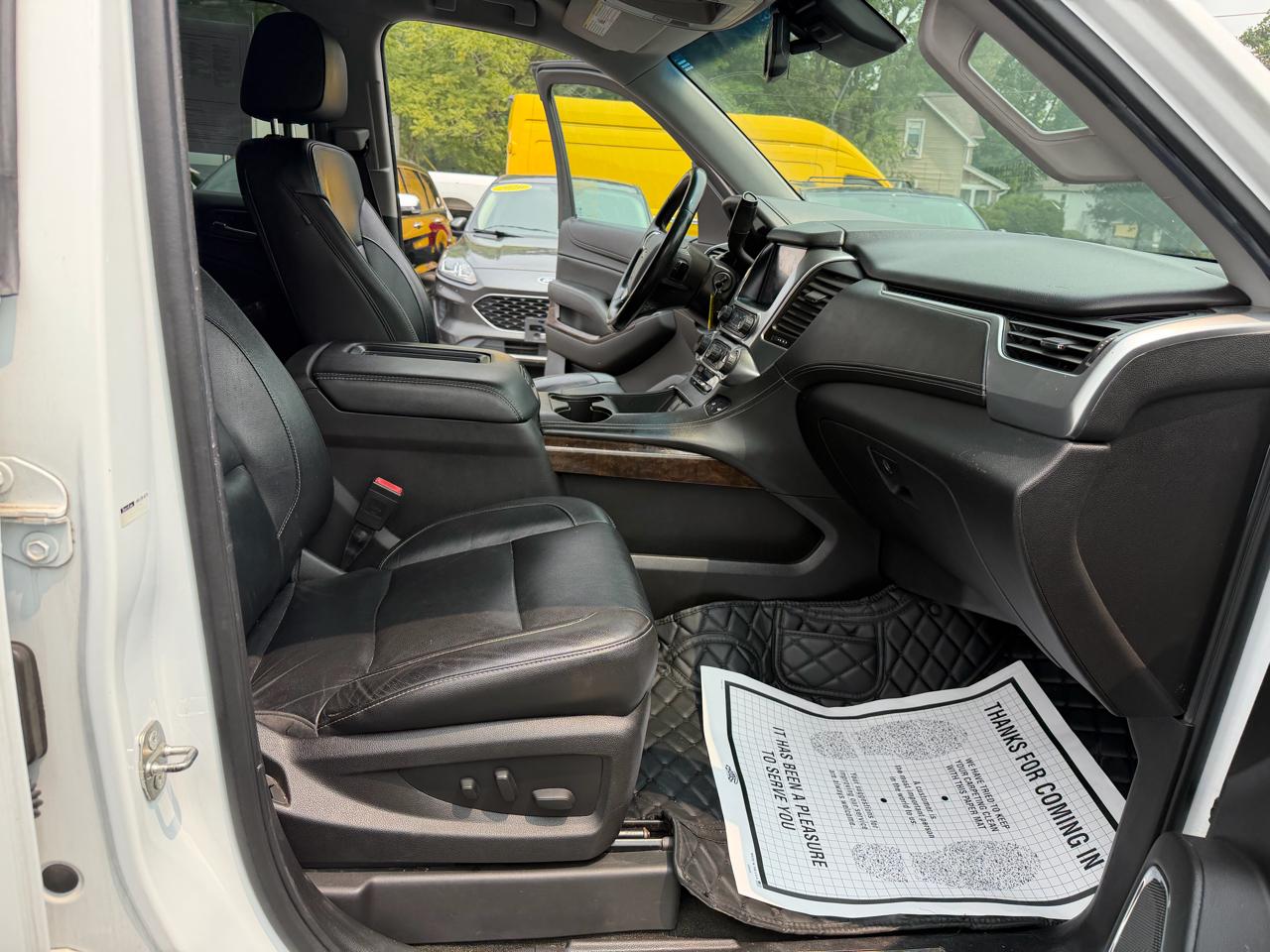 Chevrolet Suburban 1500 LT 4D SUV 4WD 2017