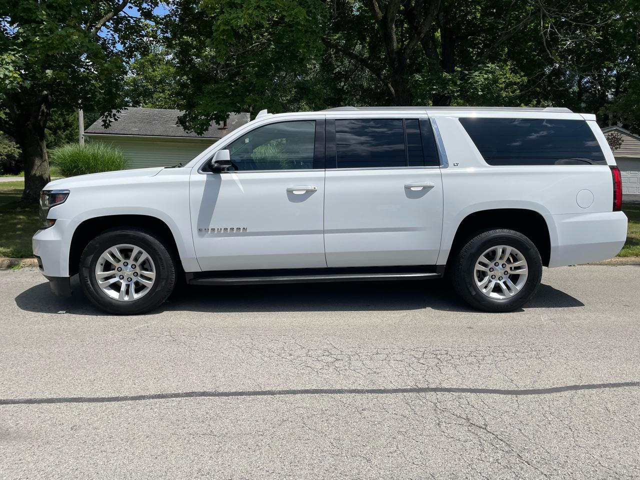 Chevrolet Suburban 1500 LT 4D SUV 4WD 2017
