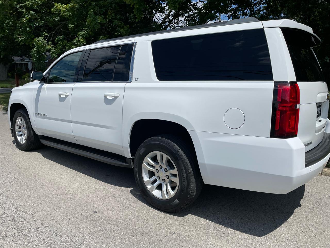 Chevrolet Suburban 1500 LT 4D SUV 4WD 2017