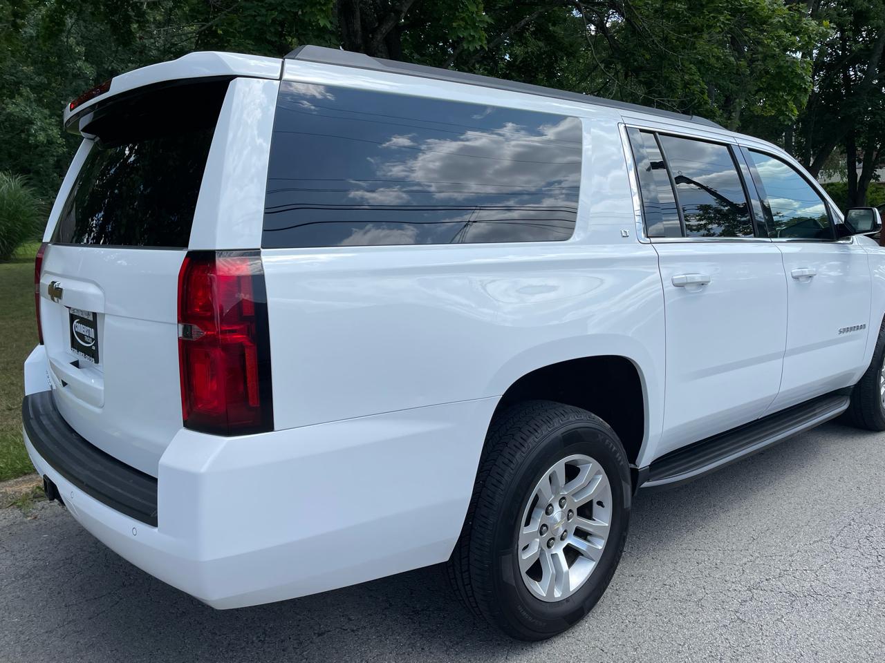 Chevrolet Suburban 1500 LT 4D SUV 4WD 2017
