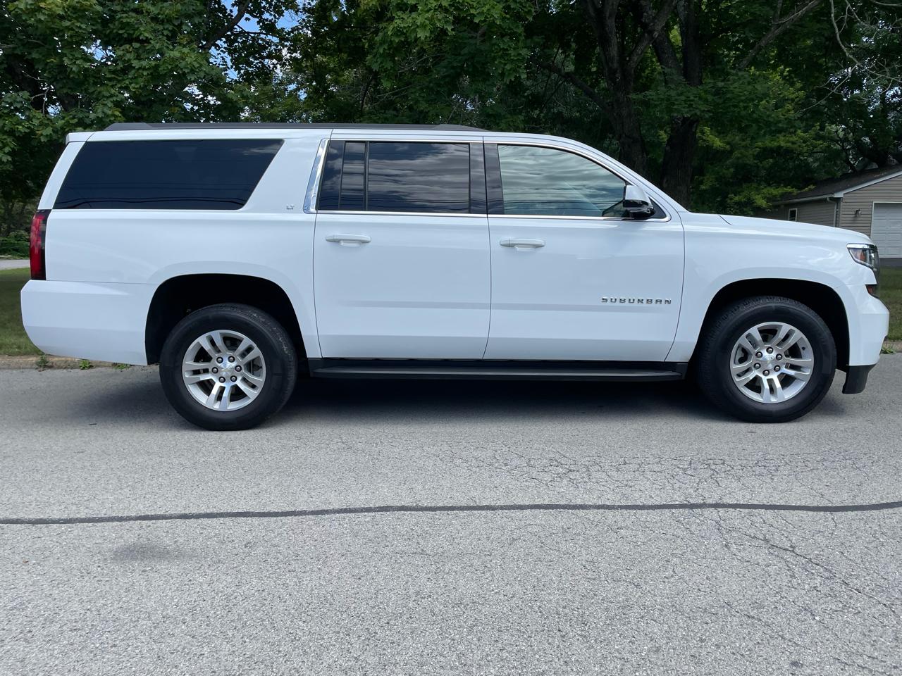 Chevrolet Suburban 1500 LT 4D SUV 4WD 2017