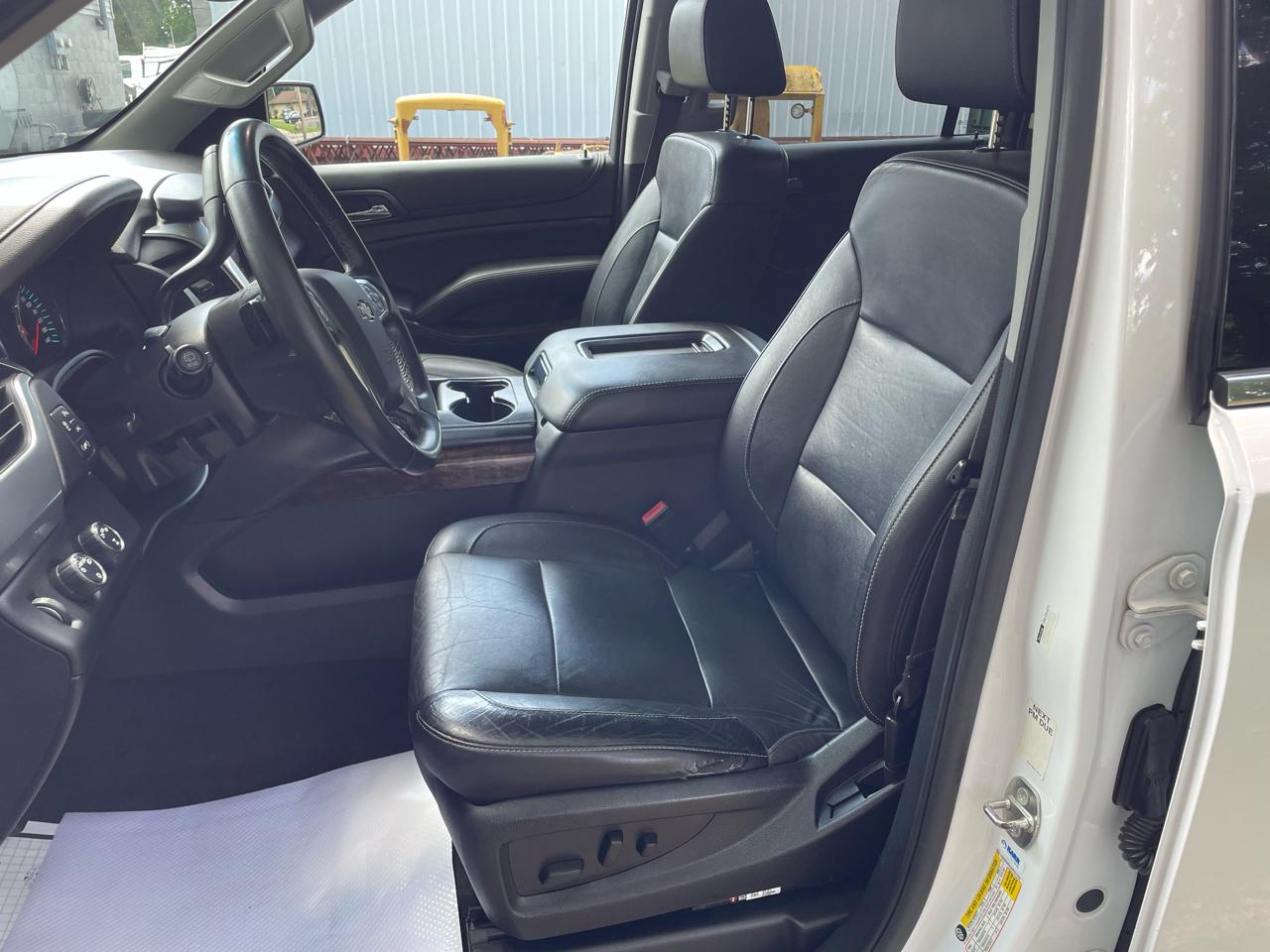 Chevrolet Suburban 1500 LT 4D SUV 4WD 2017