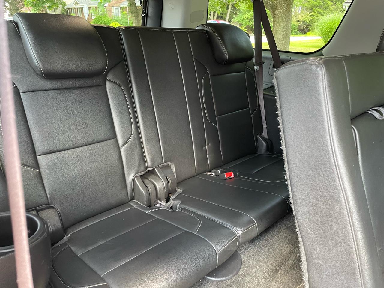 Chevrolet Suburban 1500 LT 4D SUV 4WD 2017