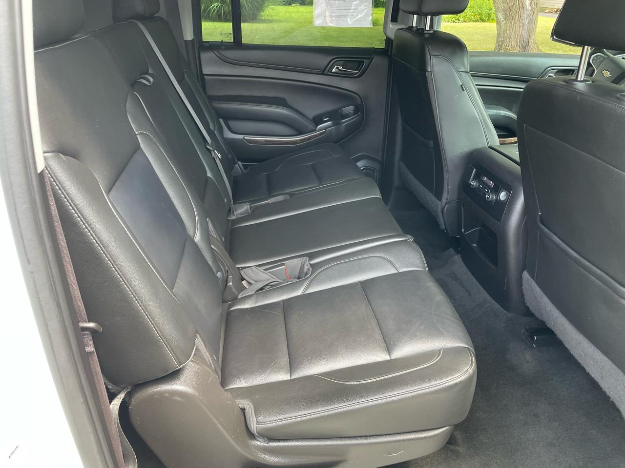 Chevrolet Suburban 1500 LT 4D SUV 4WD 2017