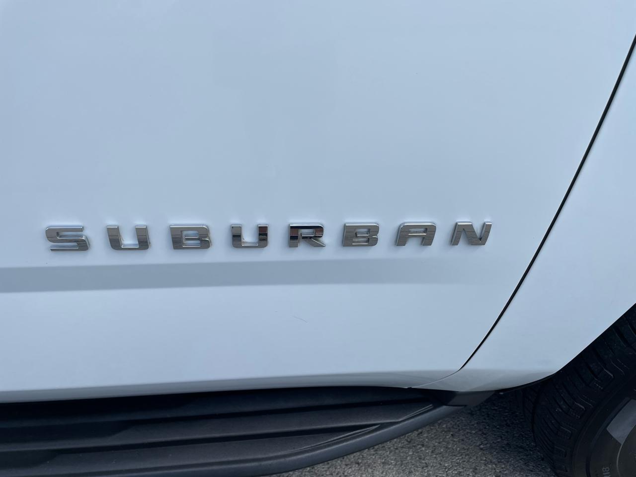 Chevrolet Suburban 1500 LT 4D SUV 4WD 2017