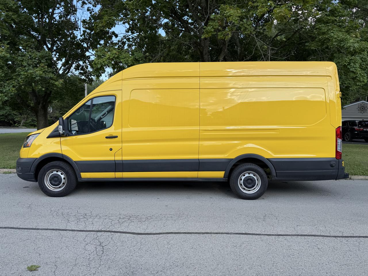Ford Transit Cargo Van T-250 148" Hi Rf 9070 GVWR RWD 2020