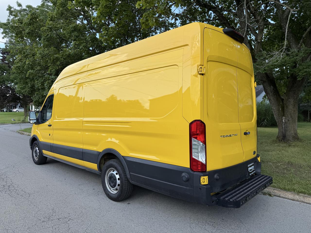 Ford Transit Cargo Van T-250 148" Hi Rf 9070 GVWR RWD 2020