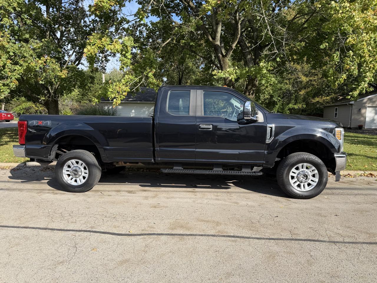 Ford F-250 SD XL SuperCab Long Bed 4WD 2019